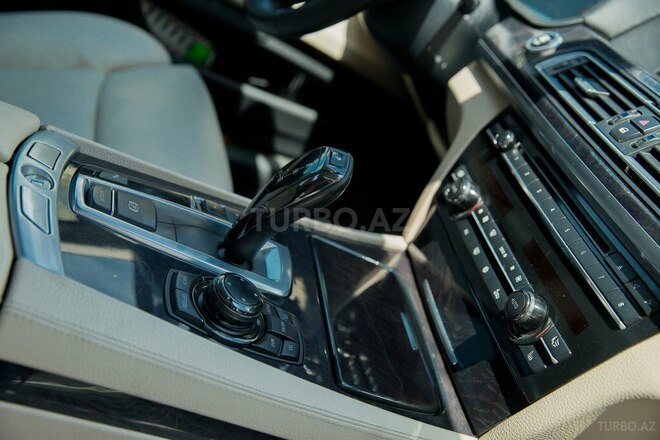 BMW 750 2009, 175,000 km - 4.4 l - Bakı