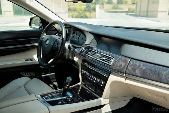 BMW 750 2009, 175,000 km - 4.4 l - Bakı