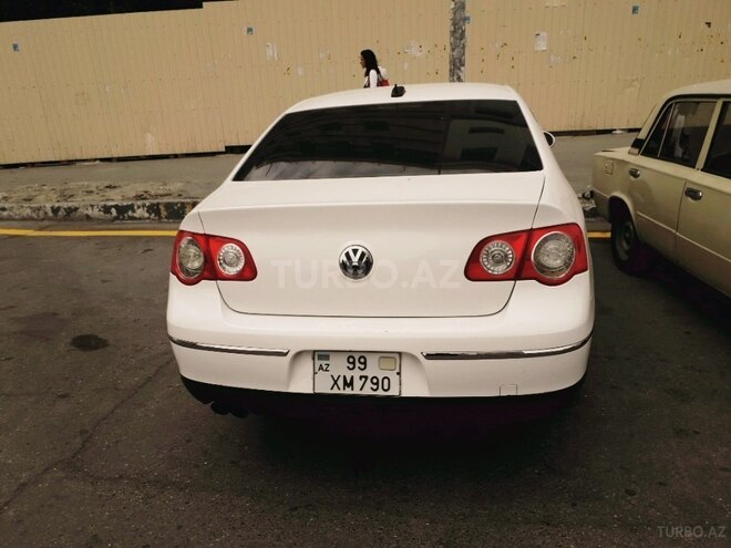 Volkswagen Passat 2005, 240,000 km - 2.0 l - Bakı