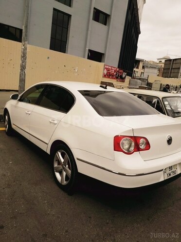 Volkswagen Passat 2005, 240,000 km - 2.0 l - Bakı