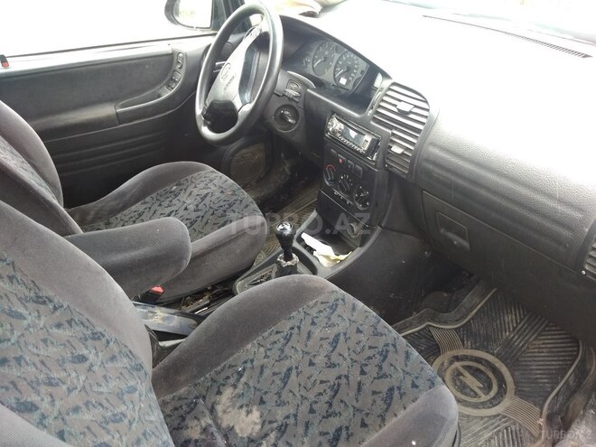 Opel Zafira 1999, 260,000 km - 1.8 l - Qusar