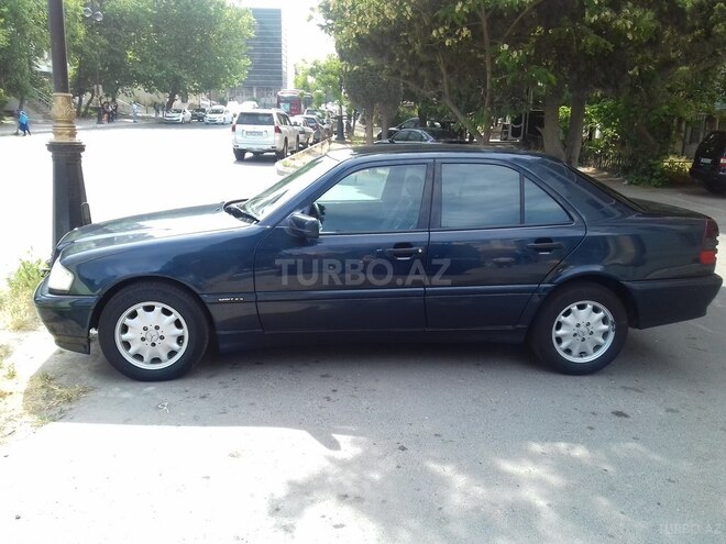 Mercedes C 200 1997, 235,000 km - 2.0 l - Bakı
