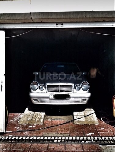 Mercedes E 230 1997, 211,357 km - 2.3 l - Bakı