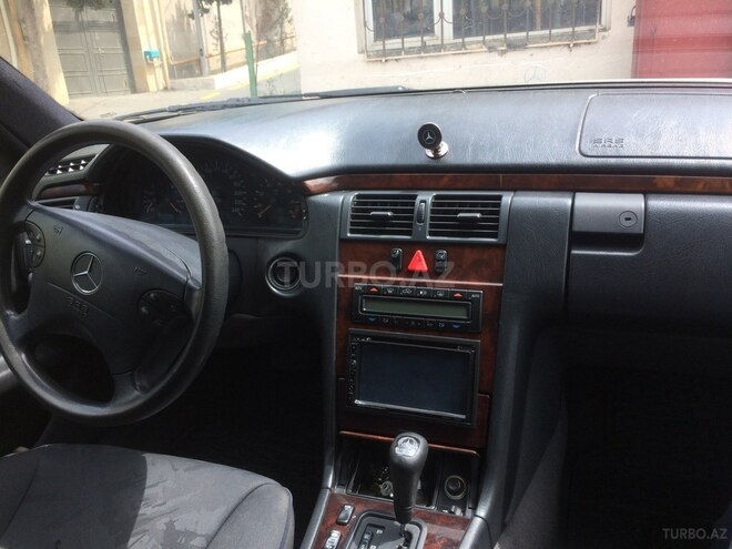 Mercedes E 230 1997, 211,357 km - 2.3 l - Bakı