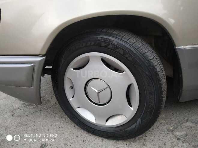 Mercedes E 250 1989, 372,000 km - 2.5 л - Bakı