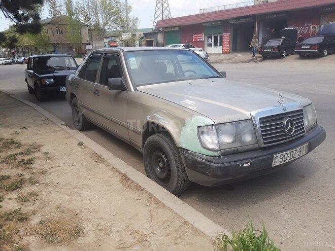 Mercedes E 220 1989, 300,000 km - 2.2 l - Bakı