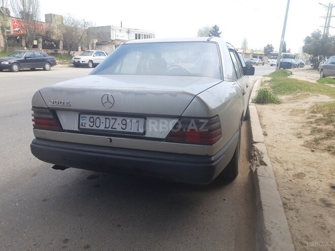 Mercedes E 220 1989, 300,000 km - 2.2 l - Bakı