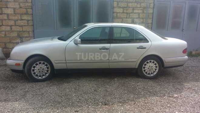 Mercedes C 320 1999, 235,150 km - 3.2 l - Qusar