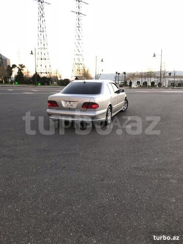 Mercedes E 240 2001, 261,970 km - 2.6 l - Bakı