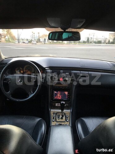Mercedes E 240 2001, 261,970 km - 2.6 l - Bakı