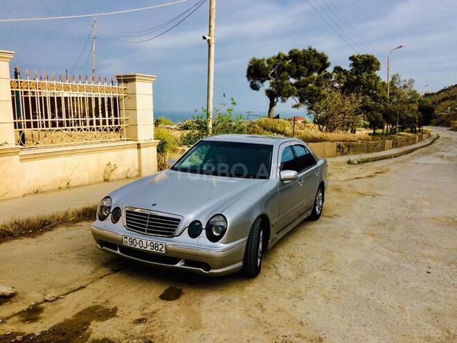 Mercedes E 240 2001, 261,970 km - 2.6 l - Bakı