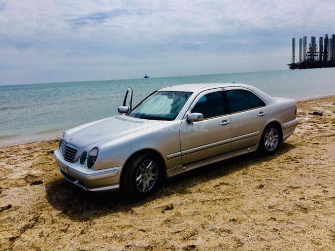 Mercedes E 240 2001, 261,970 km - 2.6 l - Bakı
