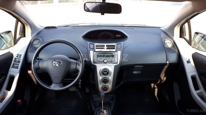 Toyota Yaris 2008, 135,000 km - 1.3 l - Bakı