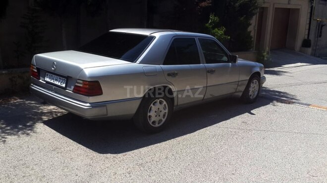 Mercedes E 250 1992, 245,000 km - 2.5 l - Bakı