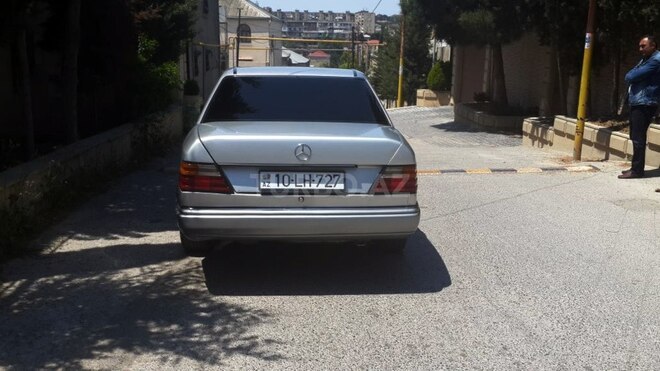 Mercedes E 250 1992, 245,000 km - 2.5 l - Bakı