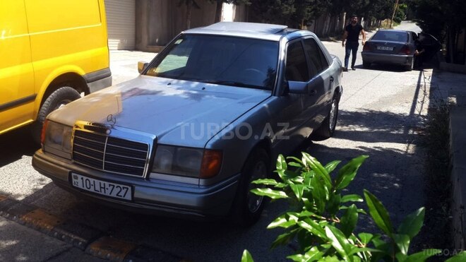 Mercedes E 250 1992, 245,000 km - 2.5 l - Bakı