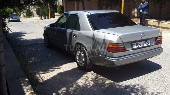 Mercedes E 250 1992, 245,000 km - 2.5 l - Bakı