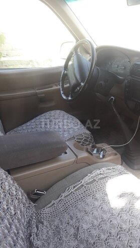 Ford Explorer 1996, 200,000 km - 0.4 л - Bakı