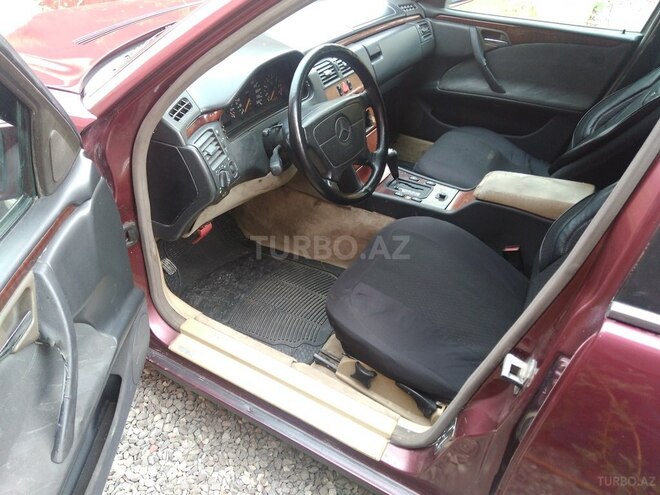Mercedes E 230 1996, 334,000 km - 2.3 l - Bakı