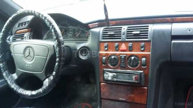 Mercedes E 200 1997, 242,000 km - 2.0 л - Cəlilabad