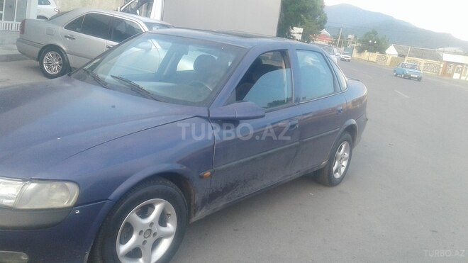 Opel Vectra 1996, 178,000 km - 1.6 l - Zaqatala