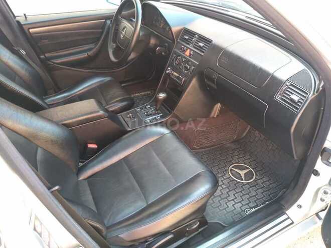 Mercedes C 230 2000, 300,000 km - 2.3 l - Zaqatala