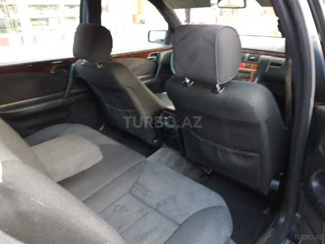 Mercedes E 240 1998, 314,000 km - 2.4 l - Bakı