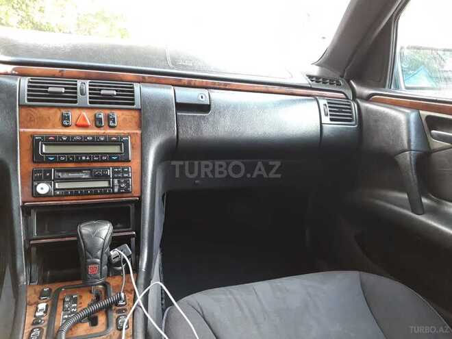 Mercedes E 240 1998, 314,000 km - 2.4 l - Bakı