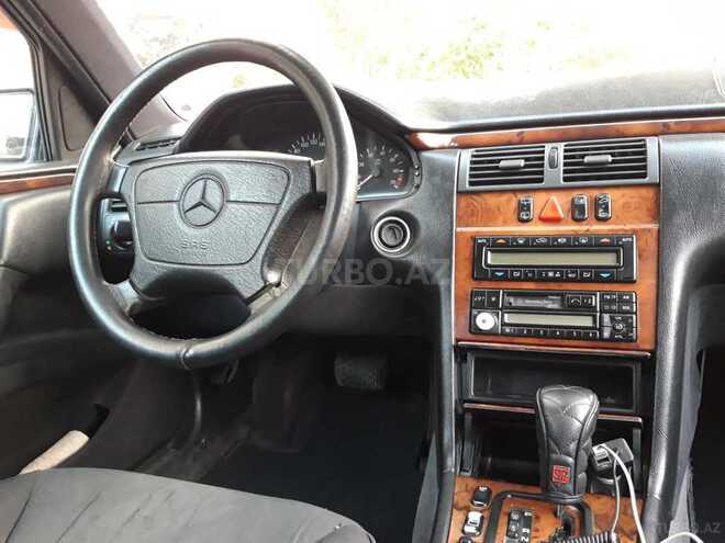 Mercedes E 240 1998, 314,000 km - 2.4 l - Bakı