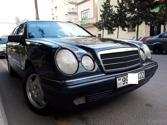 Mercedes E 240 1998, 314,000 km - 2.4 l - Bakı