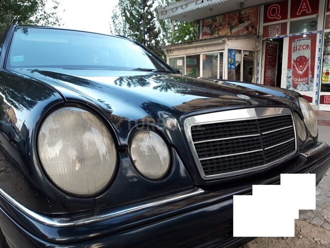 Mercedes E 240 1998, 314,000 km - 2.4 l - Bakı
