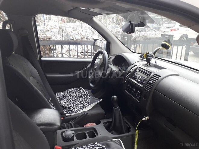 Nissan Navara 2013, 21,000 km - 2.5 l - Bakı