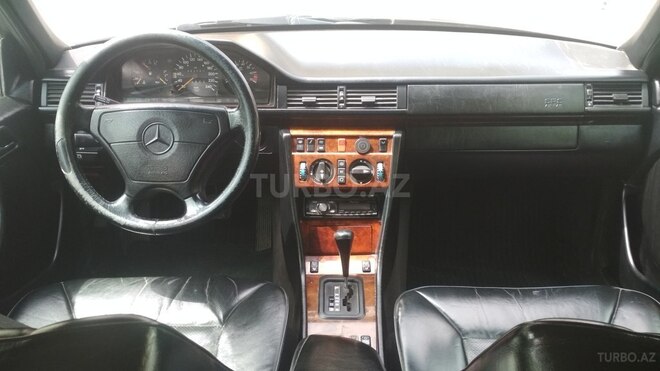 Mercedes E 220 1993, 350,000 km - 2.2 l - Sumqayıt