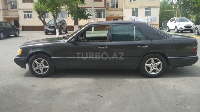 Mercedes E 220 1993, 350,000 km - 2.2 l - Sumqayıt