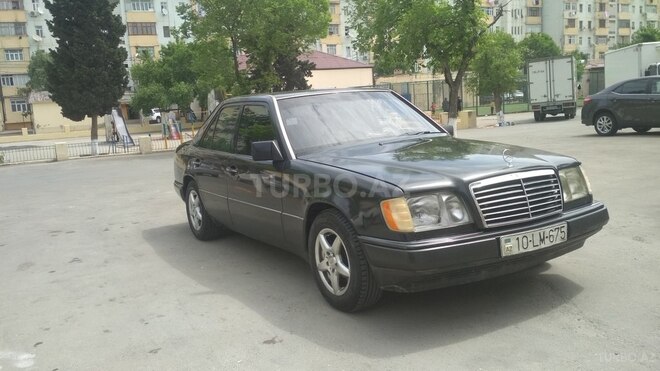Mercedes E 220 1993, 350,000 km - 2.2 l - Sumqayıt