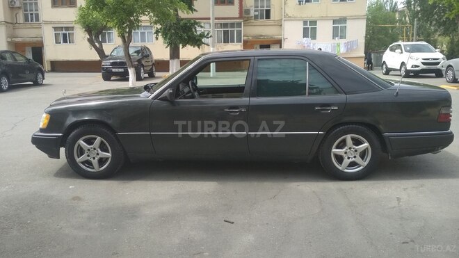Mercedes E 220 1993, 350,000 km - 2.2 l - Sumqayıt