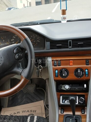 Mercedes E 300 1992, 250,000 km - 0.3 л - Bakı