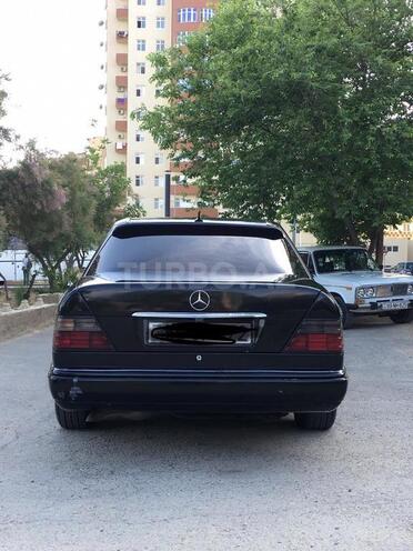 Mercedes E 220 1994, 325,000 km - 2.2 л - Bakı