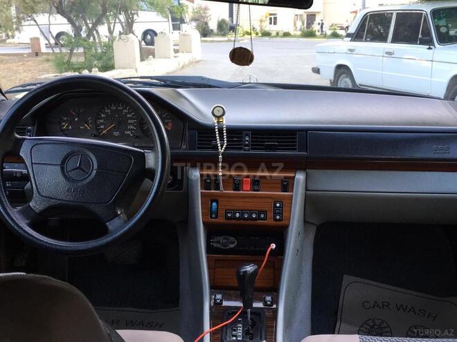 Mercedes E 220 1994, 325,000 km - 2.2 л - Bakı