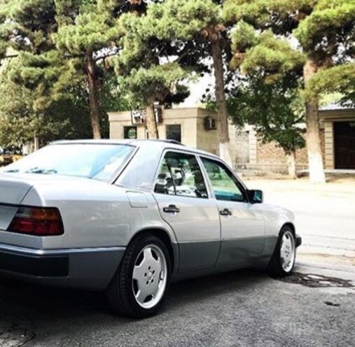 Mercedes E 220 1993, 400,124 km - 2.2 л - Bakı