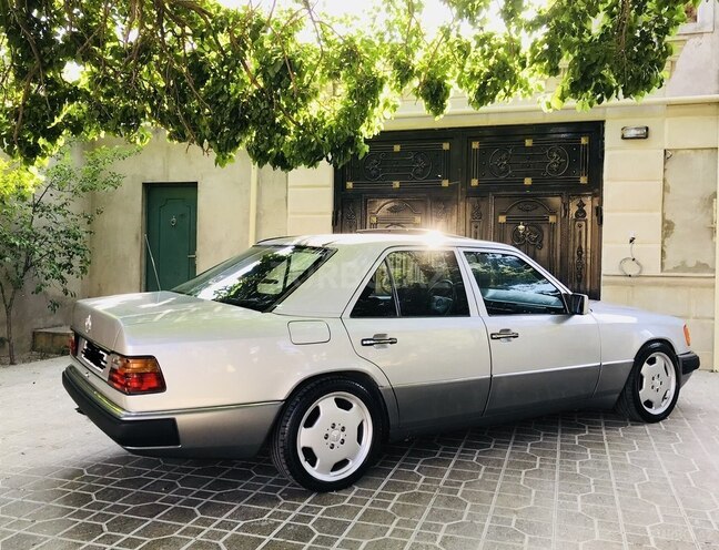 Mercedes E 220 1993, 400,124 km - 2.2 л - Bakı