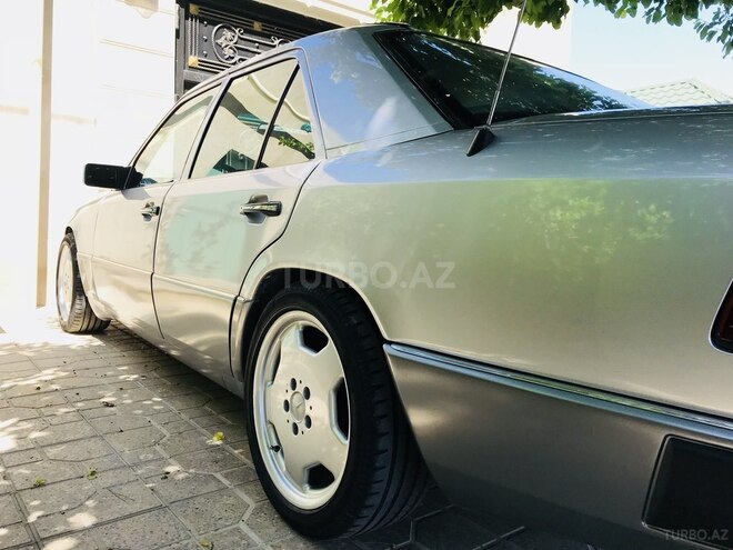 Mercedes E 220 1993, 400,124 km - 2.2 л - Bakı