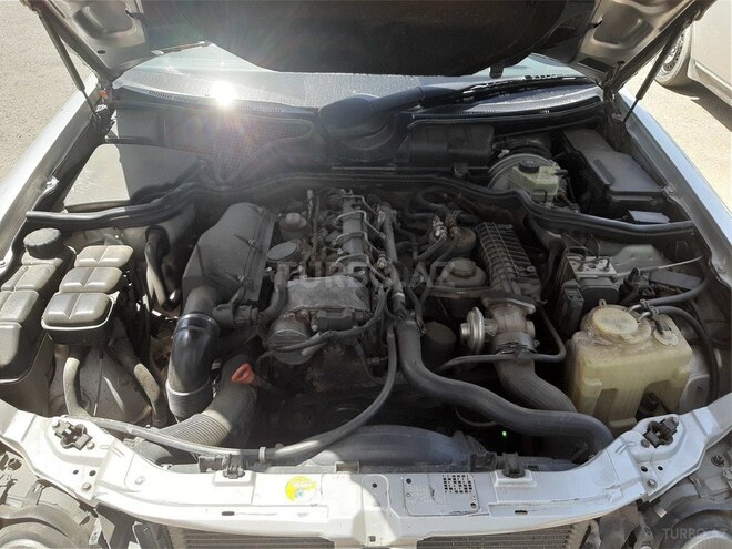 Mercedes E 220 2001, 310,000 km - 2.2 l - Gəncə