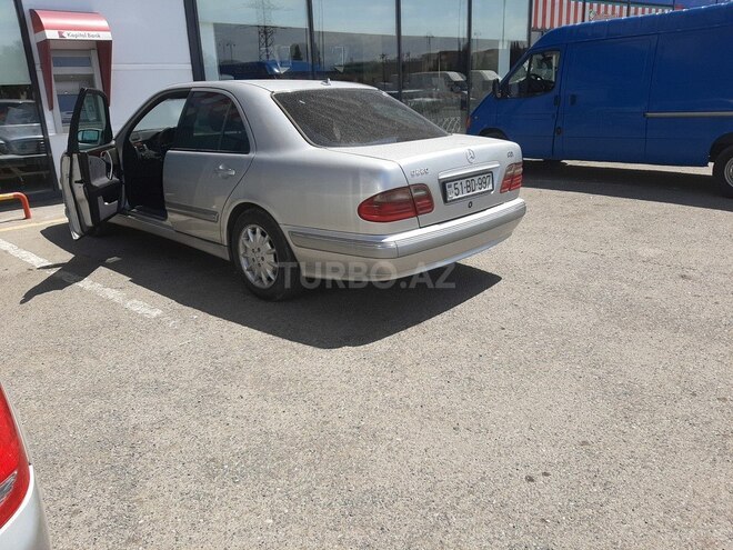 Mercedes E 220 2001, 310,000 km - 2.2 l - Gəncə