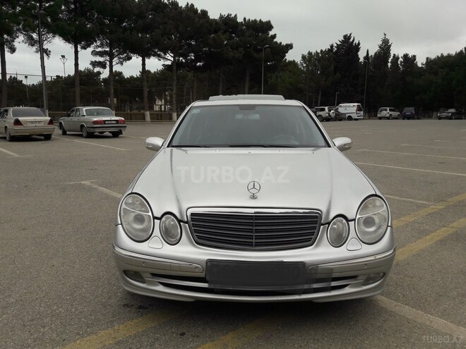 Mercedes E 240 2003, 269,000 km - 2.6 l - Sumqayıt
