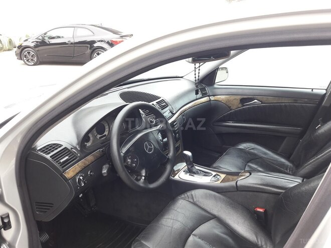 Mercedes E 240 2003, 269,000 km - 2.6 l - Sumqayıt