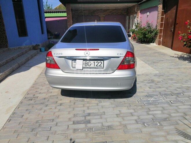 Mercedes E 220 2006, 280,000 km - 2.2 l - Ucar