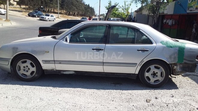 Mercedes E 240 1998, 401,410 km - 2.4 l - Bakı