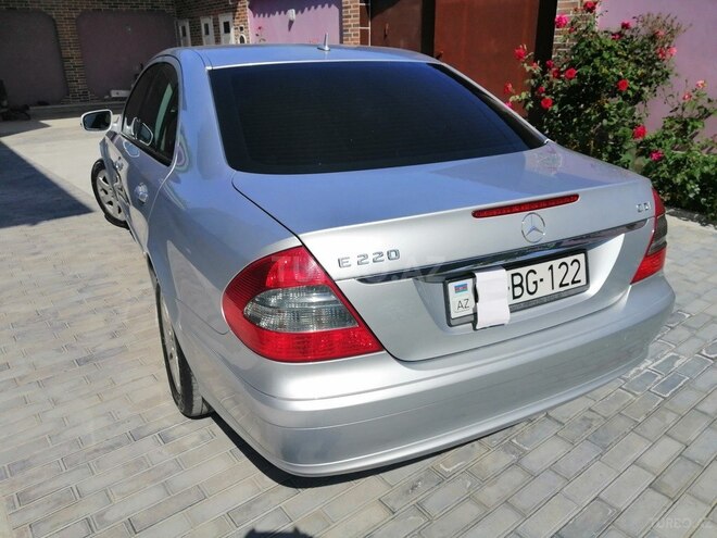 Mercedes E 220 2006, 280,000 km - 2.2 l - Ucar