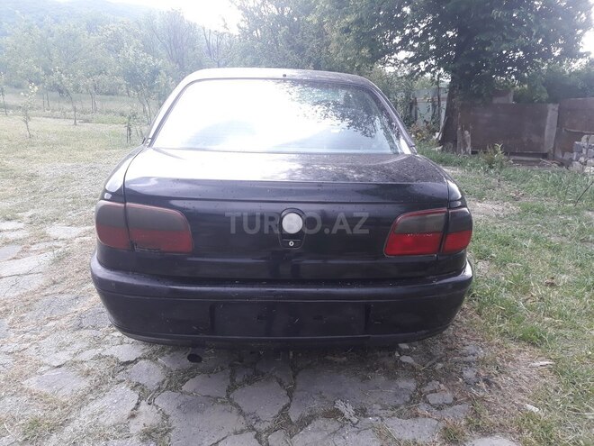 Opel Omega 1996, 230,000 km - 2.5 l - Şəki